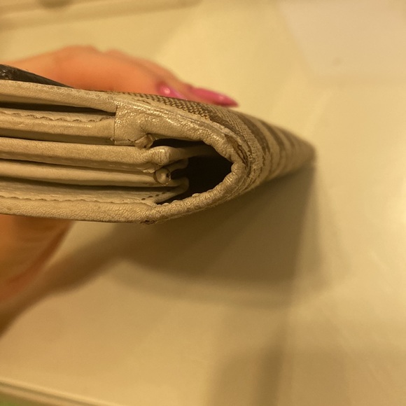 Authentic Gucci wallet - Picture 5 of 8